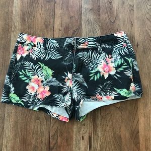 Tropical shorts
